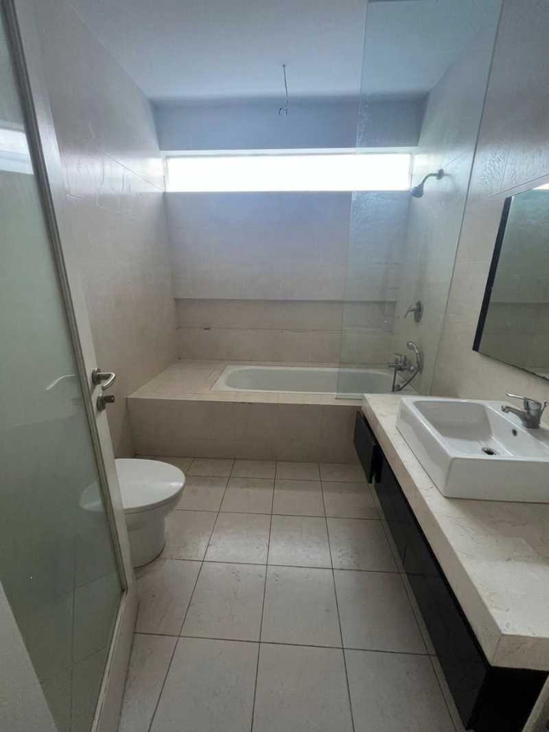 Dijual Rumah Minimalis Modern di Diamond Hill Citraland Surabaya Barat - Thumbnail 5