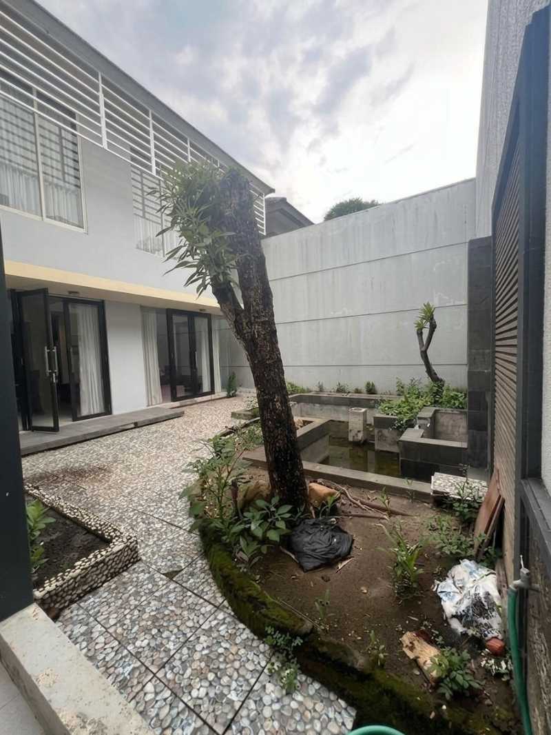 Dijual Rumah Minimalis Modern di Diamond Hill Citraland Surabaya Barat - Thumbnail 8