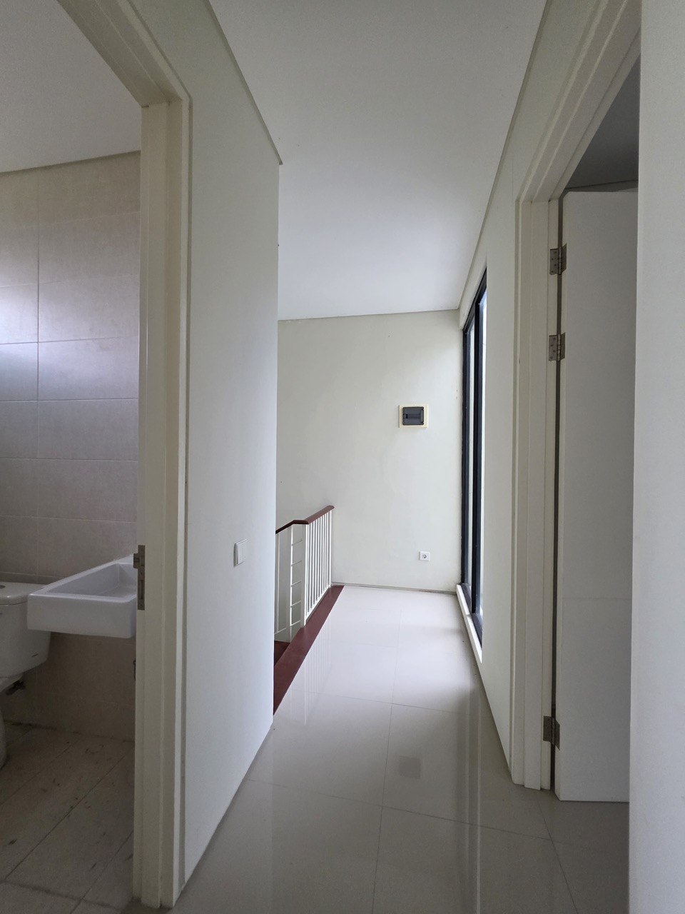 Jual Murah Rumah 2 Lantai Baru Northwest Lake Citraland Surabaya Barat - Thumbnail 3