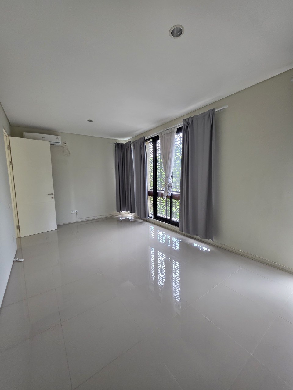 Jual Murah Rumah 2 Lantai Baru Northwest Lake Citraland Surabaya Barat - Thumbnail 4
