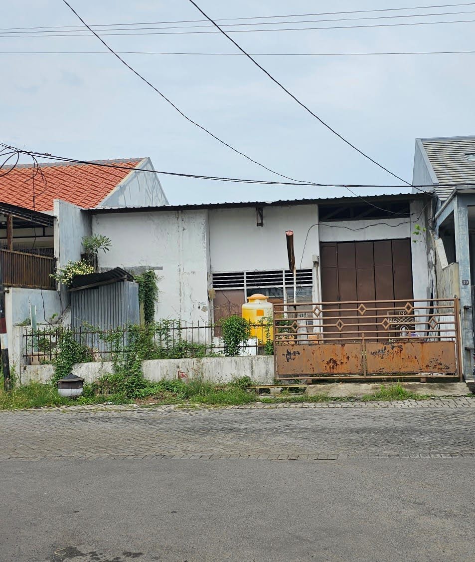 Dijual Cepat Rumah Lama Hitung Tanah di Darmo Baru Barat Surabaya Barat - Image 1