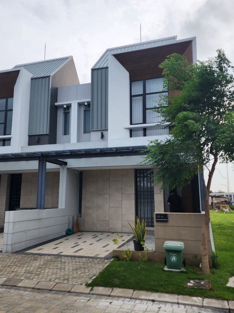 Jual Rumah Baru 2 Lantai Semi Furnished di The Grand Kenjeran Akeno Surabaya - Image 1
