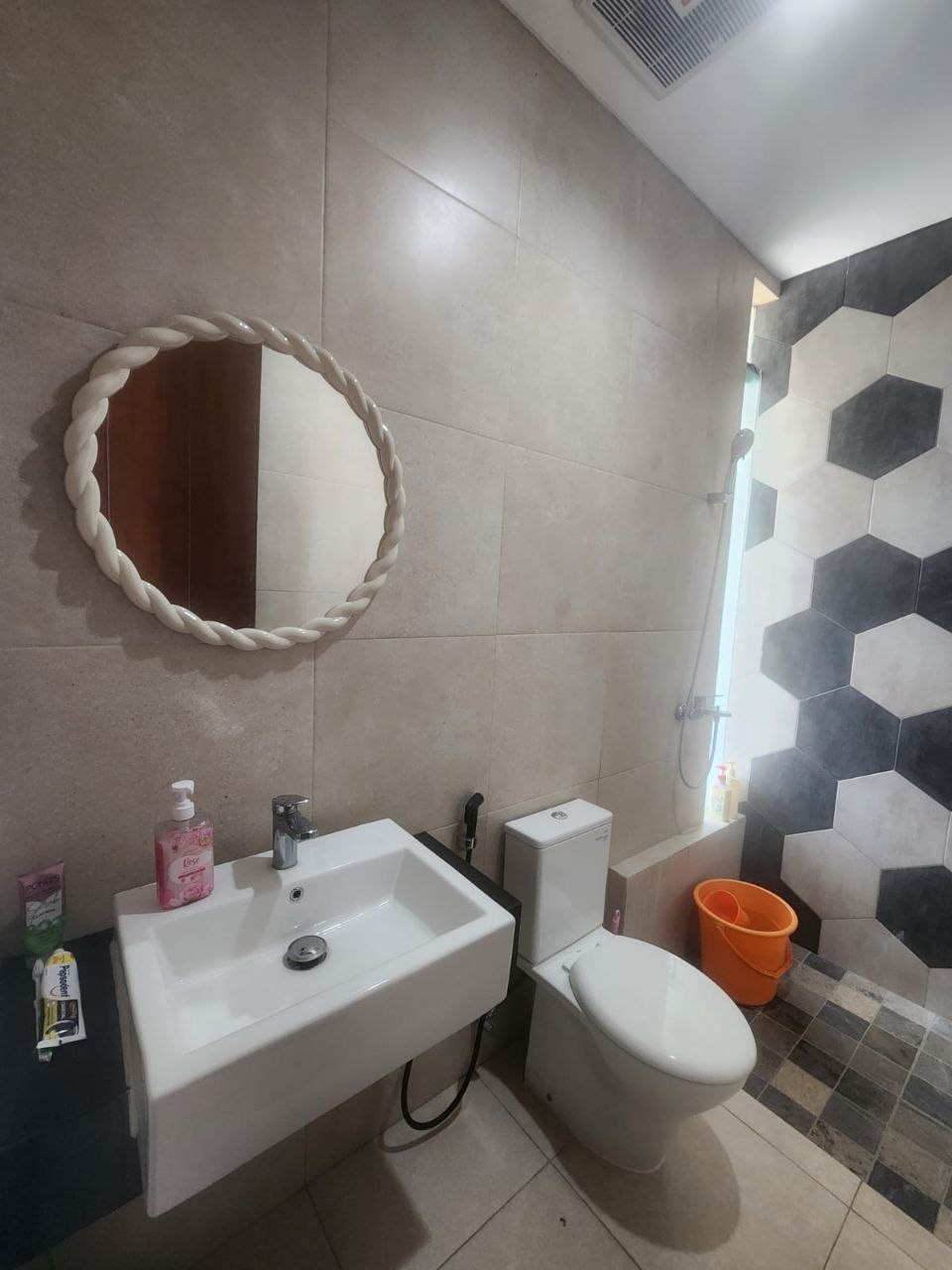 Dijual Rumah Semi Furnished di The Grand Kenjeran Akeno Surabaya Utara - Thumbnail 4