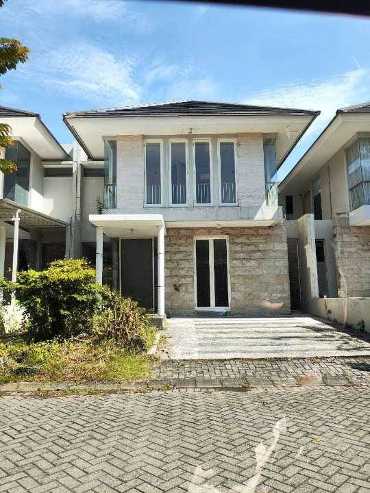 Dijual/Disewakan Rumah Siap Huni di Greenlake Citraland Surabaya Barat - Image 1