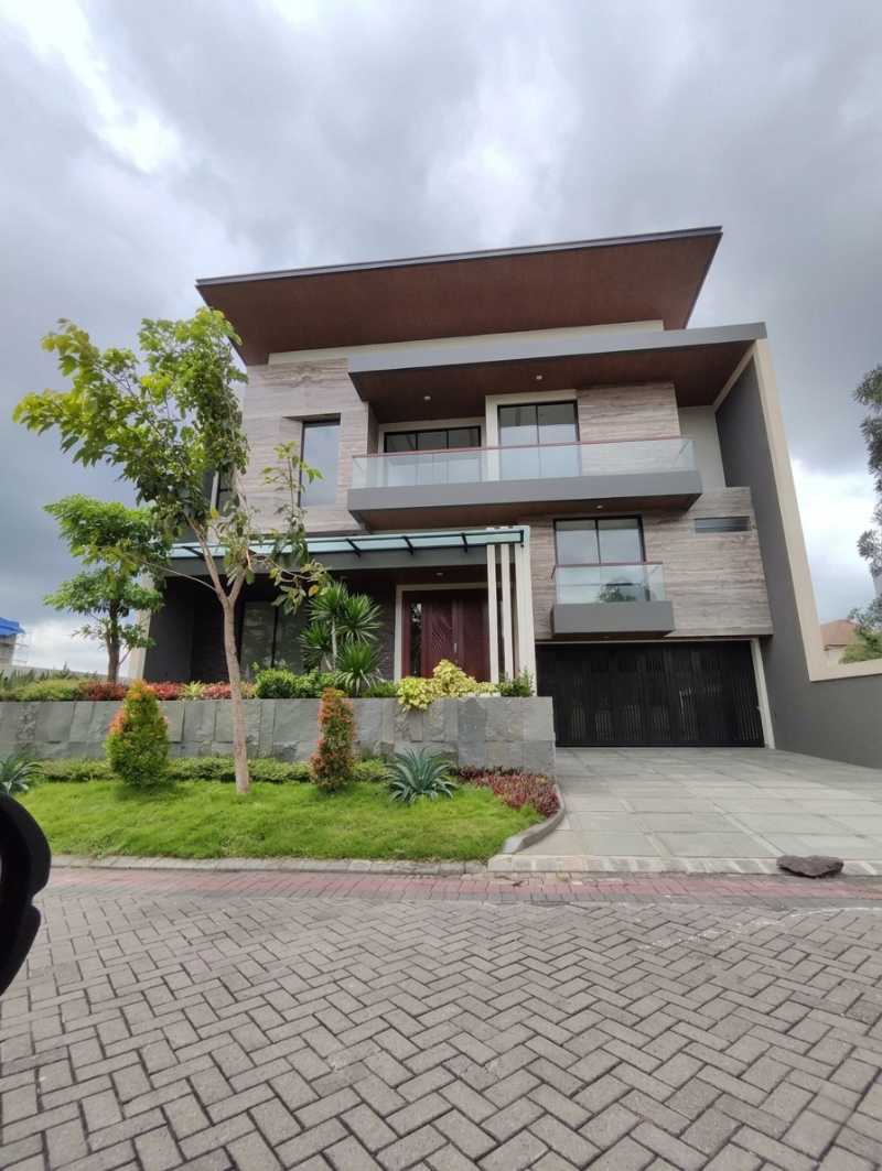Dijual Rumah Mewah di Lisbon Pakuwon Indah Surabaya Barat