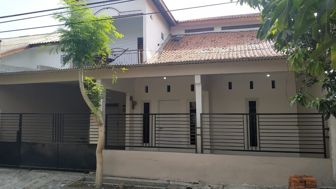 Dijual Rumah 2 Lantai Kawasan Strategis di Perumahan Merpati Juanda Sidoarjo - Image 1