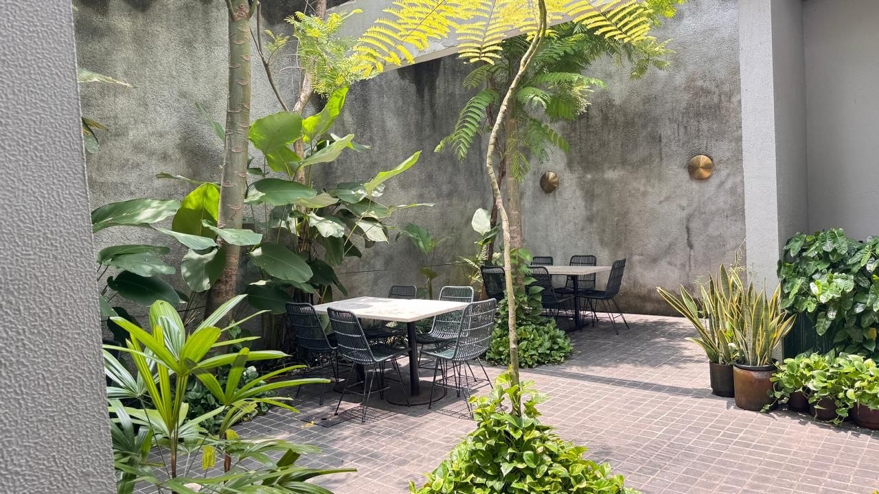 Disewakan Tempat Usaha Strategis di Raya Dharmahusada Surabaya Timur - Thumbnail 8