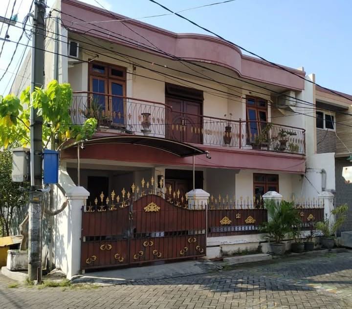 Dijual Rumah Strategis 2 Lantai di Semolowaru Surabaya Timur - Image 1