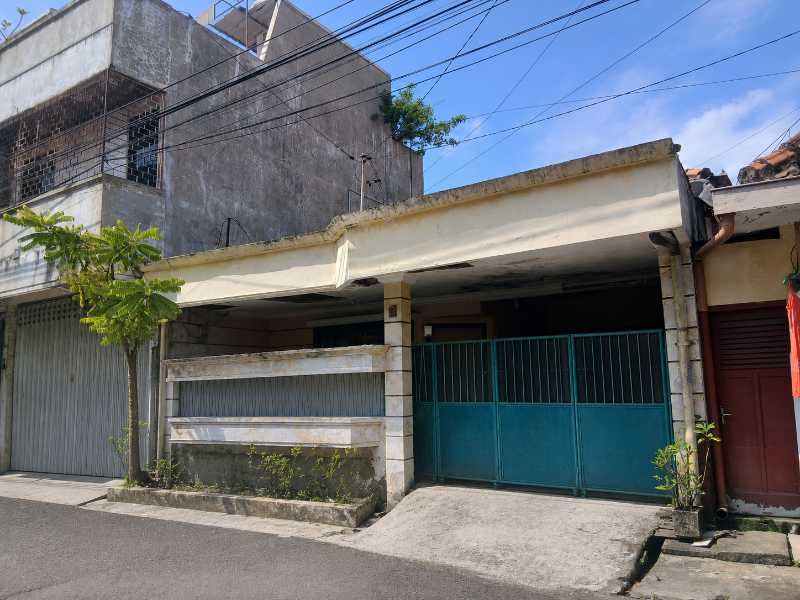 Dijual Rumah Strategis di Kloben Tengah Surabaya Pusat - Image 1