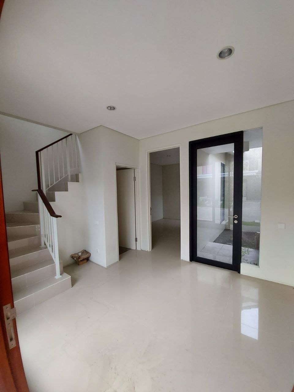 Jual Rumah Baru 2 Lantai Siap Huni North West Lake Citraland Surabaya - Thumbnail 5
