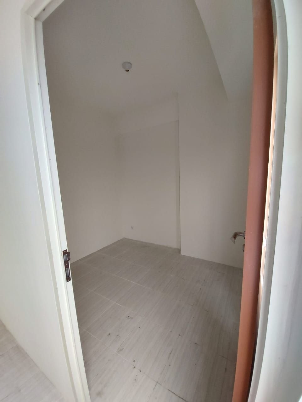 Disewakan Apartemen 2BR Strategis di Puncak CBD Surabaya Barat - Thumbnail 2