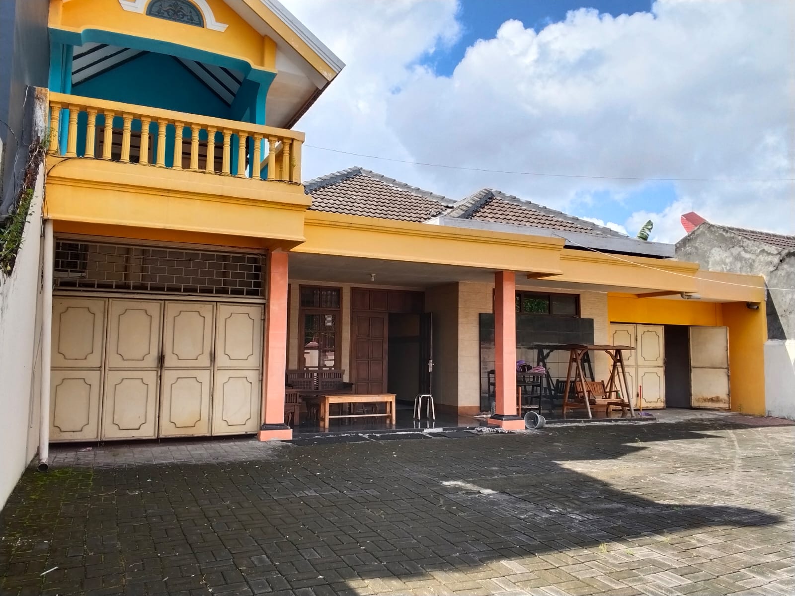 Dijual Rumah Lokasi Strategis di Jambangan Surabaya Selatan - Thumbnail 2