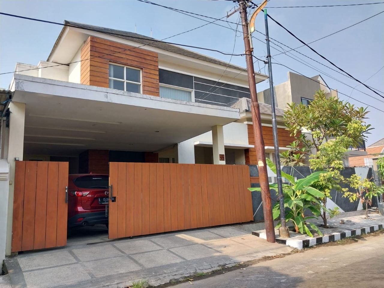 Jual Rumah Mewah 2 Lantai Lokasi Strategis Rungkut Asri Surabaya - Thumbnail 2