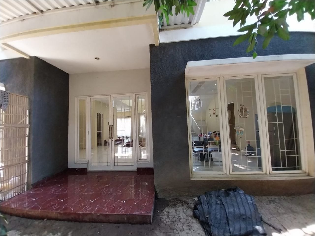 Jual Rumah Mewah 2 Lantai Lokasi Strategis Rungkut Asri Surabaya - Thumbnail 4