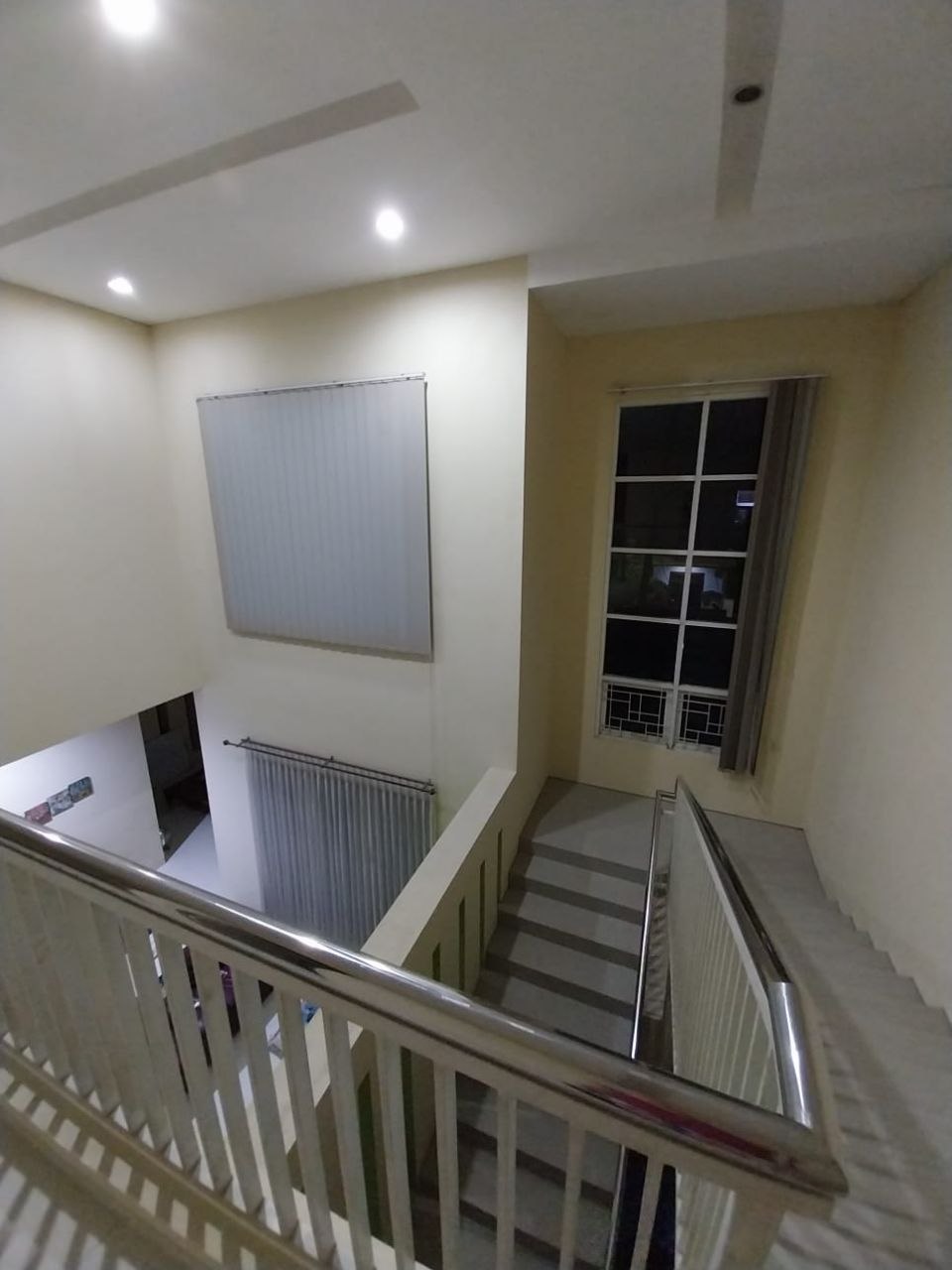 Jual Rumah Mewah 2 Lantai Lokasi Strategis Rungkut Asri Surabaya - Thumbnail 5