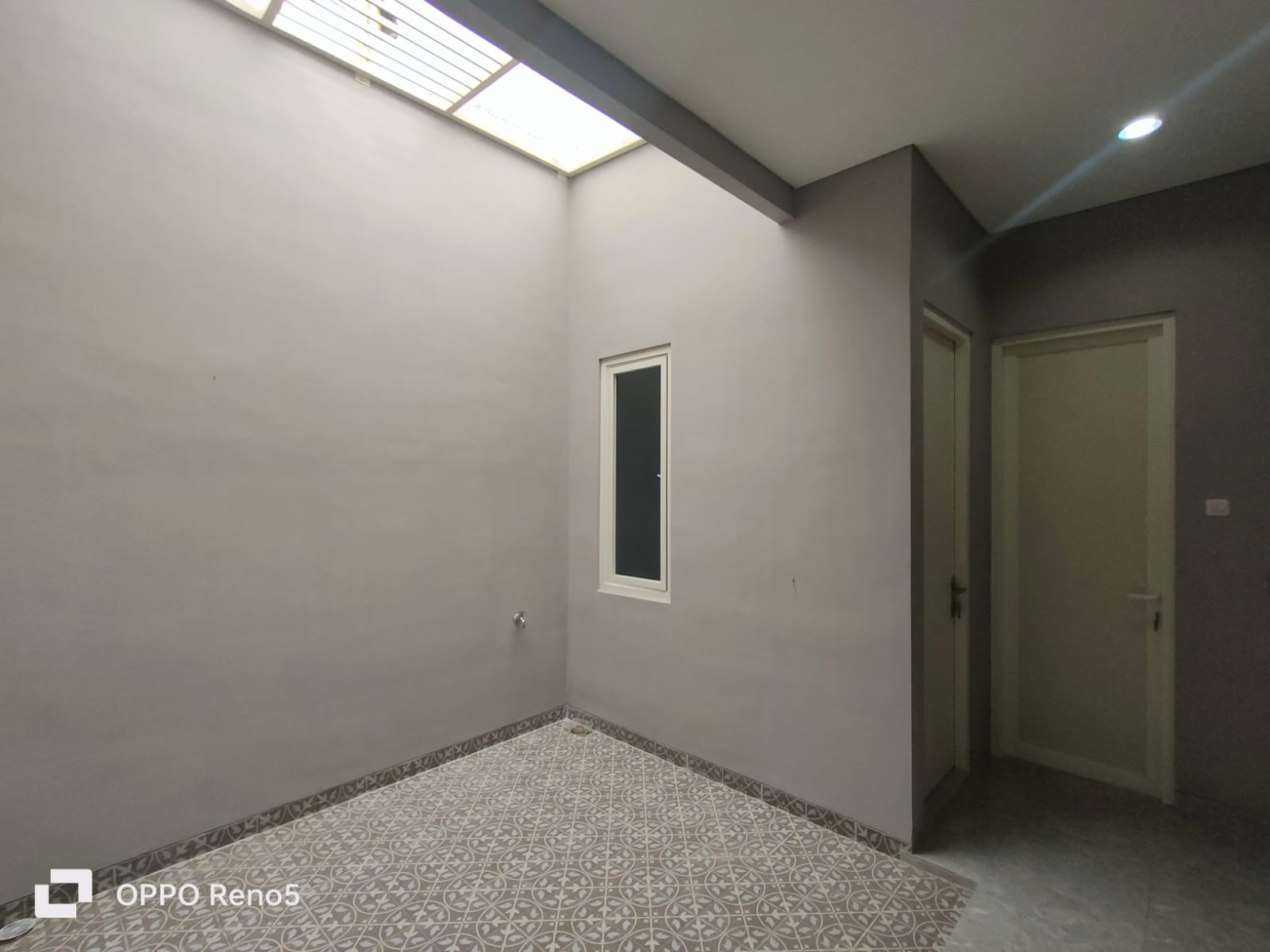 Dijual Rumah Elite 2 Lantai di Jalan Manyar Tirtoyoso, Surabaya Timur - Thumbnail 5