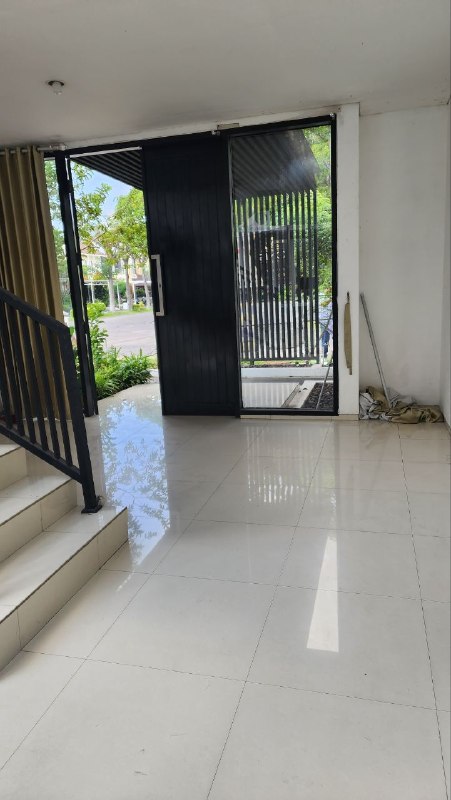 Dijual/Disewakan Rumah Mewah Langka Lokasi Strategis di Perumahan The Gayungsari Surabaya Selatan - Thumbnail 3