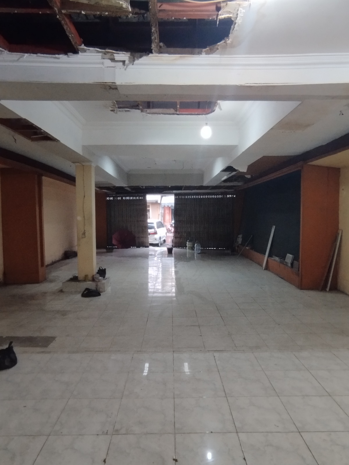 Disewakan Ruko Luas Sentra Bisnis di Jalan Baliwerti, Surabaya Pusat - Thumbnail 3
