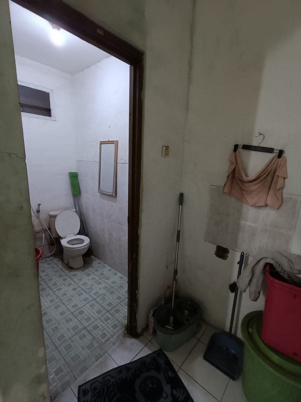 Dijual Cepat Ruko 3,5 Lantai di Pengampon Square Surabaya Pusat - Thumbnail 8