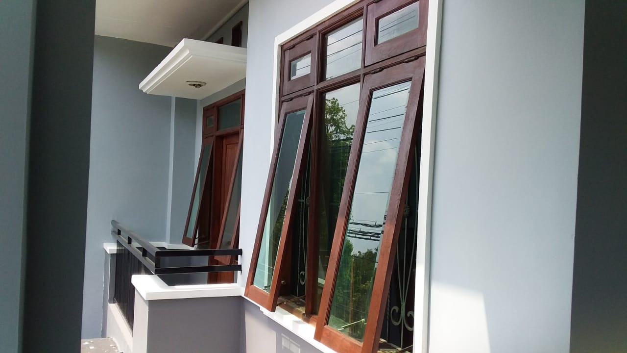 Jual Rumah Besar 6 Kamar Kawasan Elite Manyar Tirtoyoso, Surabaya Timur - Thumbnail 2