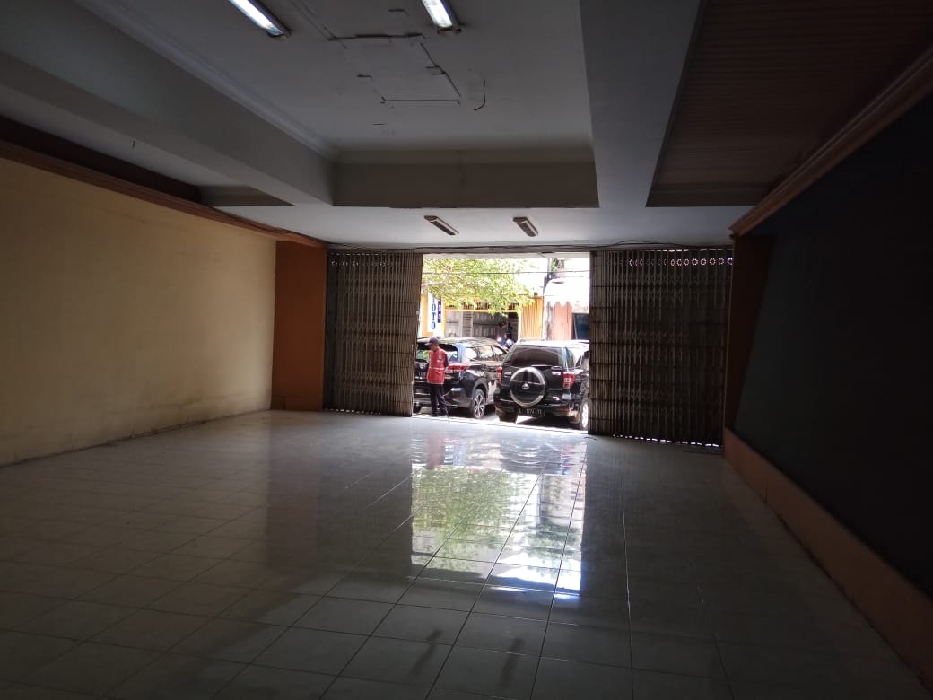 Disewakan Ruko Lokasi Strategis Sentra Bisnis Baliwerti Surabaya Pusat - Thumbnail 5