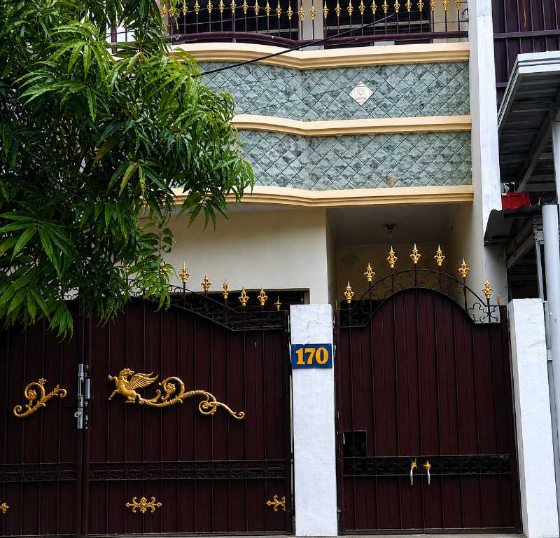Dijual Rumah 2 Lantai Balkon Menawan di Wonokitri Surabaya Barat - Image 1