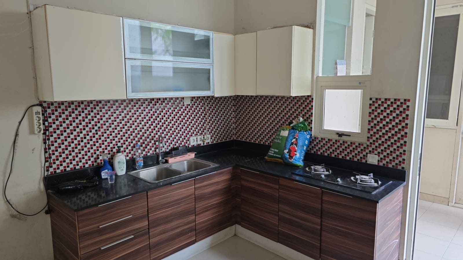 Dijual Rumah Strategis di Lariz Wood Pakuwon Indah Surabaya Barat - Thumbnail 5