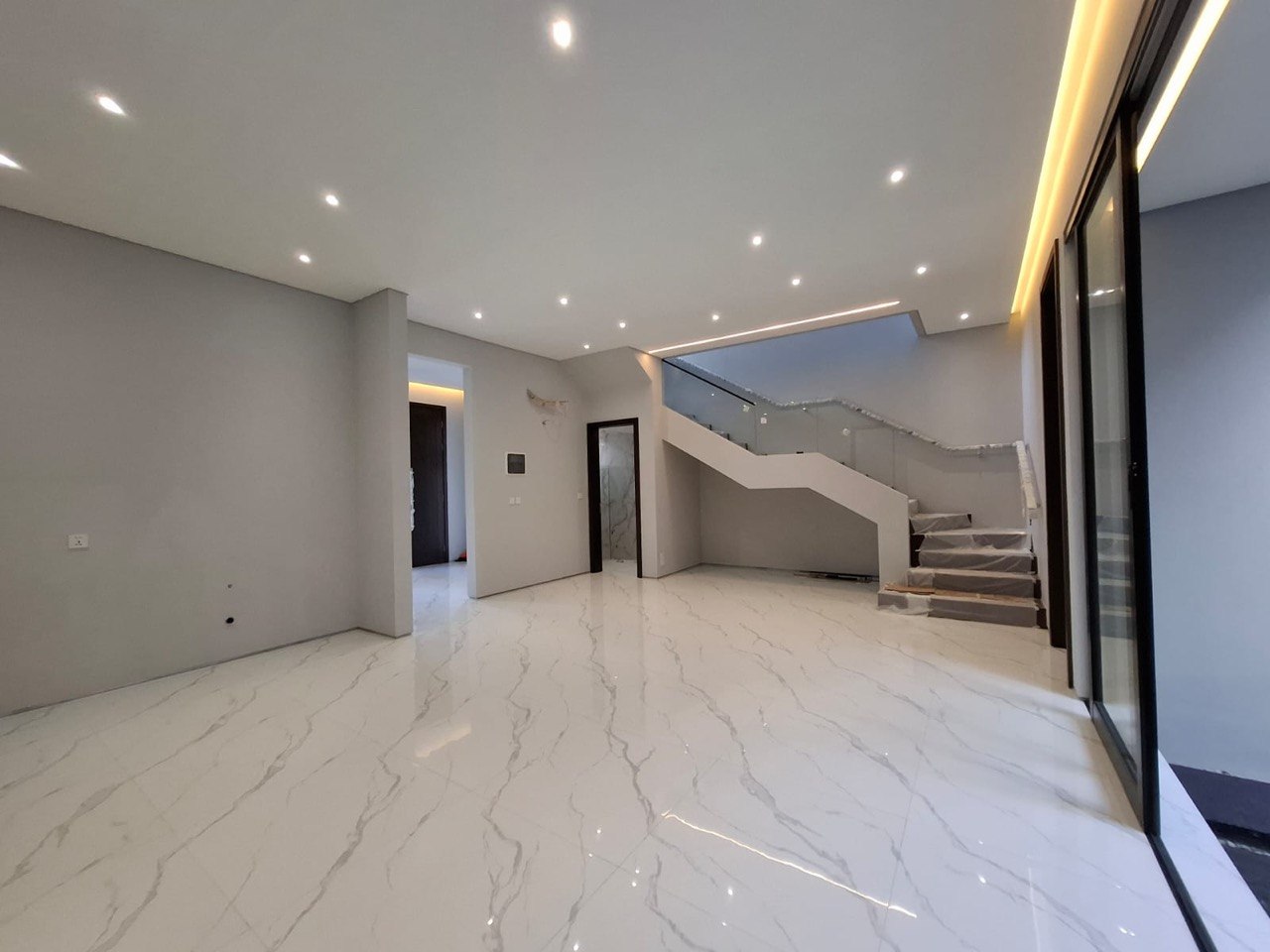 Dijual Rumah New Gress di Woodland Citraland Surabaya Barat - Thumbnail 4