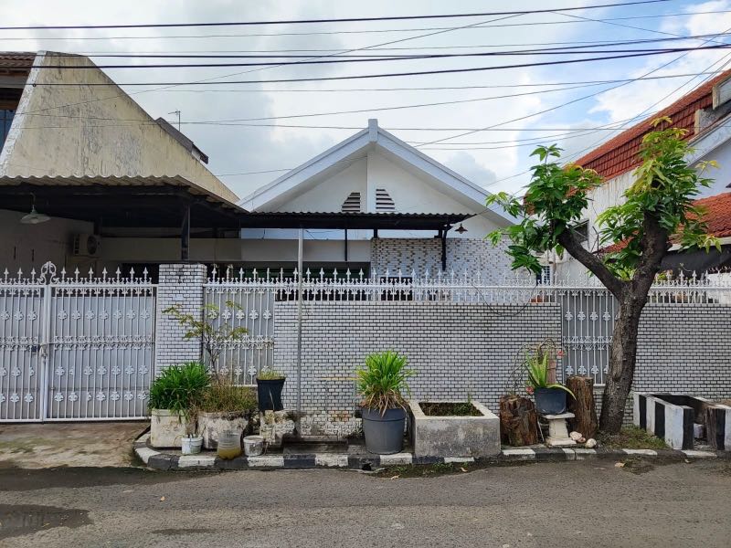 Dijual Cepat Rumah Darmo Permai Timur Surabaya Barat - Image 1
