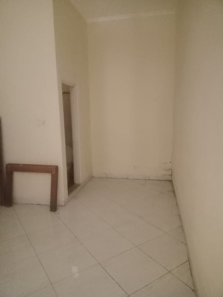 Disewakan Rumah Besar Lokasi Premium di Kalibokor Selatan Surabaya Pusat - Thumbnail 5