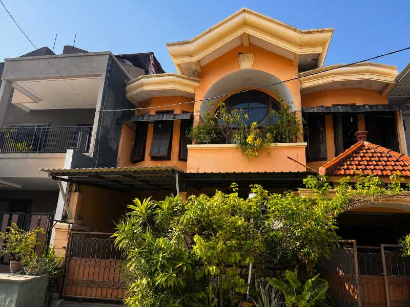 Dijual Rumah 3 Lantai Luas Lengkap & Siap Huni di Rungkut Mejoyo, Surabaya Timur - Image 1