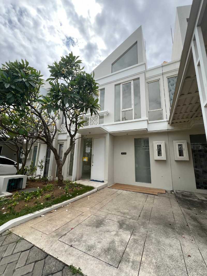 Dijual Rumah Modern di Grand Pakuwon Adelaide Surabaya Barat - Image 1