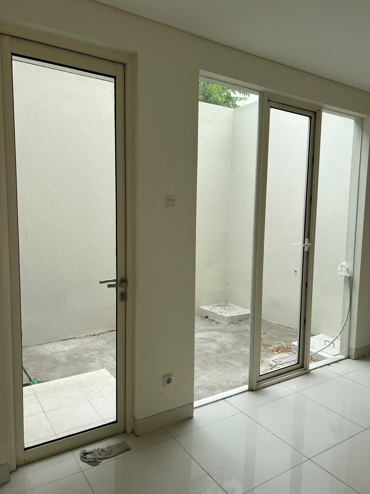 Dijual Rumah Modern di Grand Pakuwon Adelaide Surabaya Barat - Thumbnail 2
