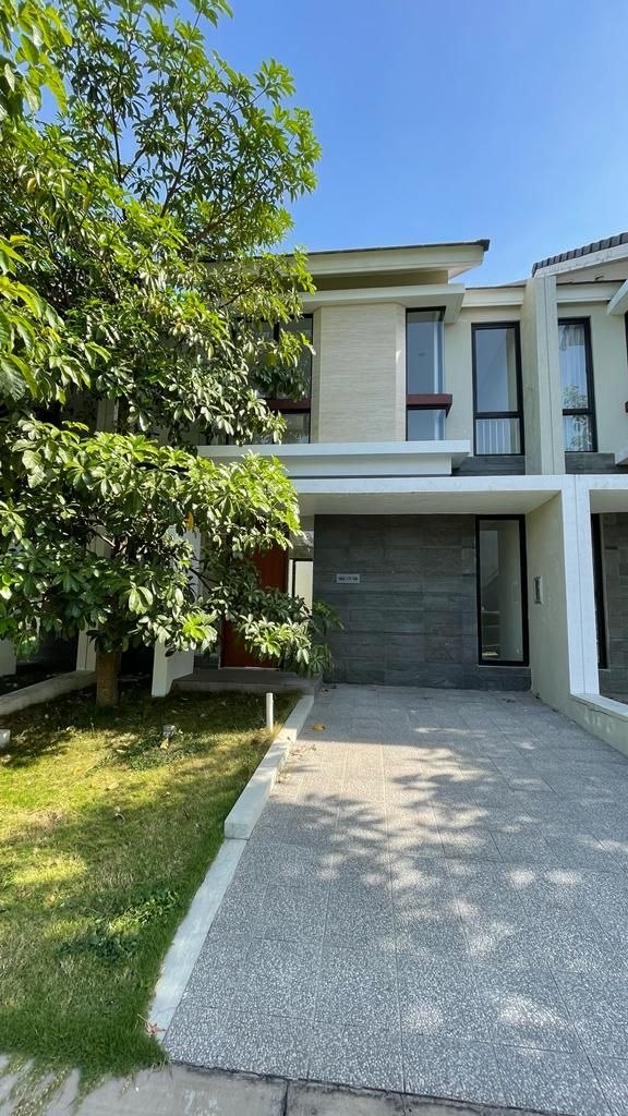 Jual Rumah 2 Lantai Minimalis Siap Huni Northwest Lake Citraland Surabaya - Image 1