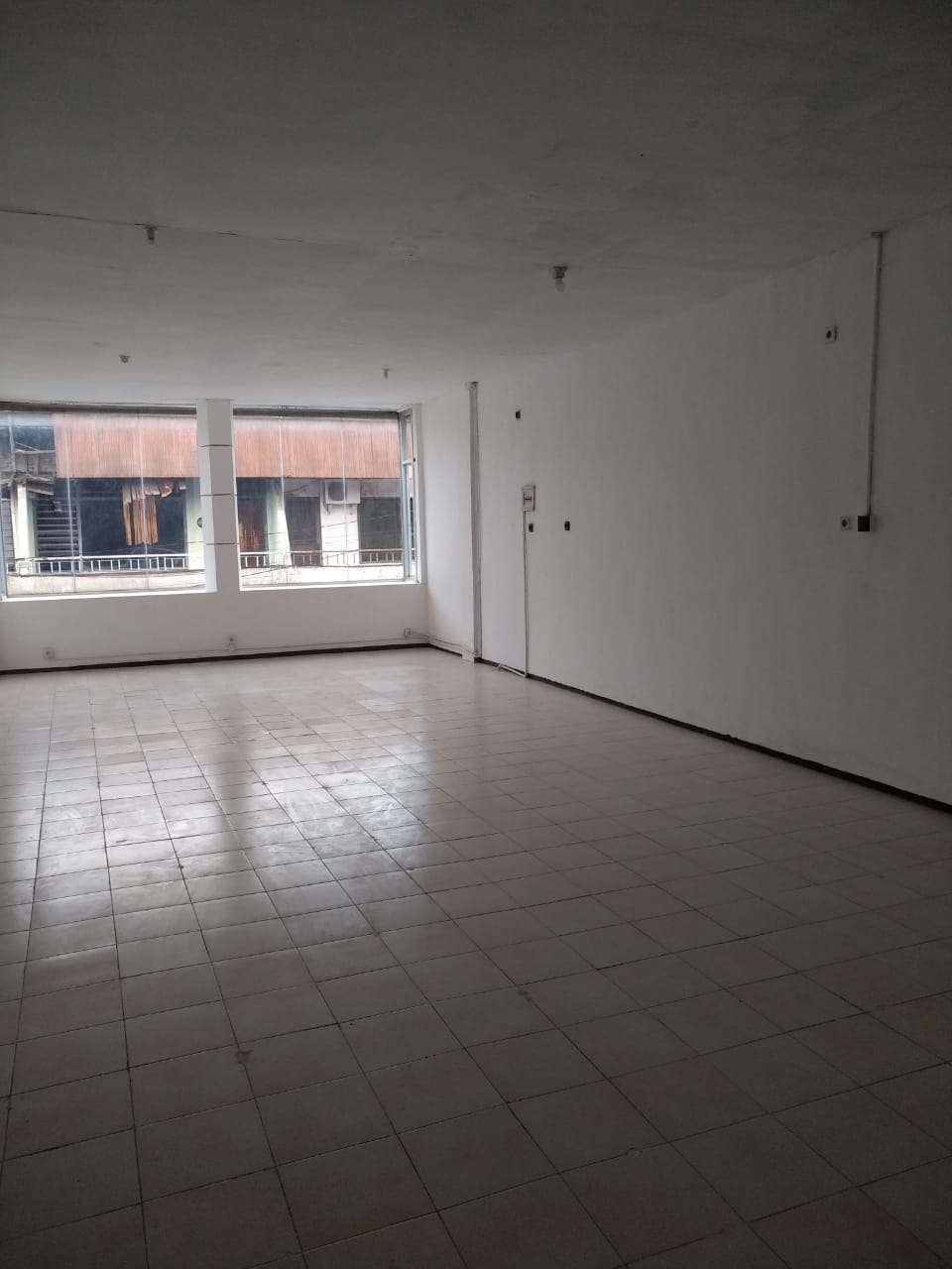 Dijual/Disewakan Ruko 2 Lantai Strategis Kawasan Bisnis Kalibokor Pucang, Surabaya Pusat - Thumbnail 3