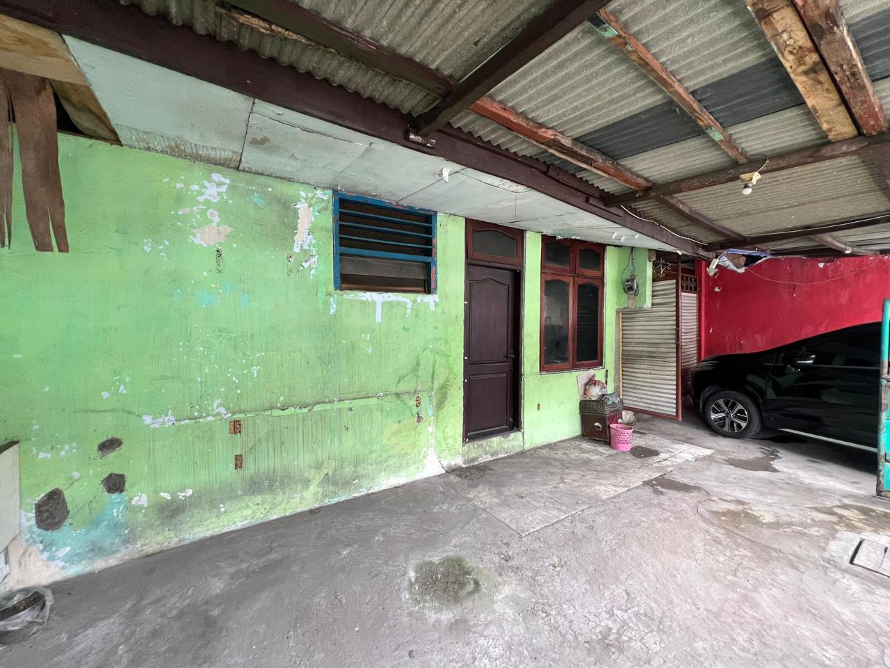 Dijual/Disewakan Rumah Nyaman 3 BR Kawasan Hunian Strategis Darmo Indah Sari, Surabaya Barat - Thumbnail 2