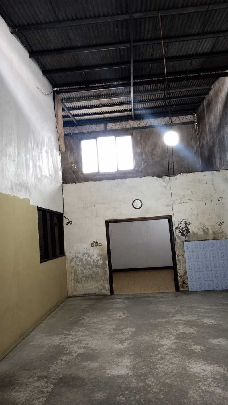 Dijual Rumah Siap Huni Dekat Pakuwon Mall di Candi Lontar, Surabaya Barat - Thumbnail 2