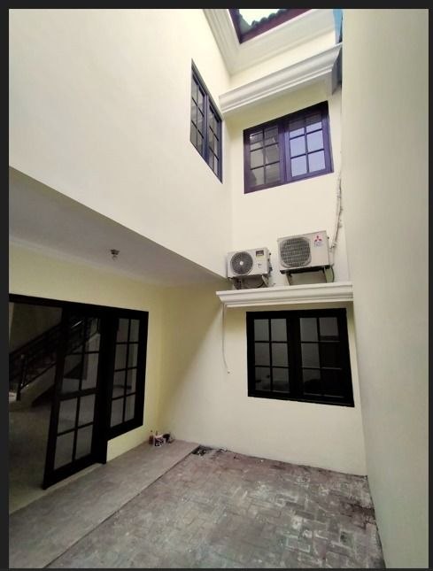 Dijual/Disewakan Rumah Megah 2 Lantai di Galaxy Royal Palace Surabaya Timur - Thumbnail 4