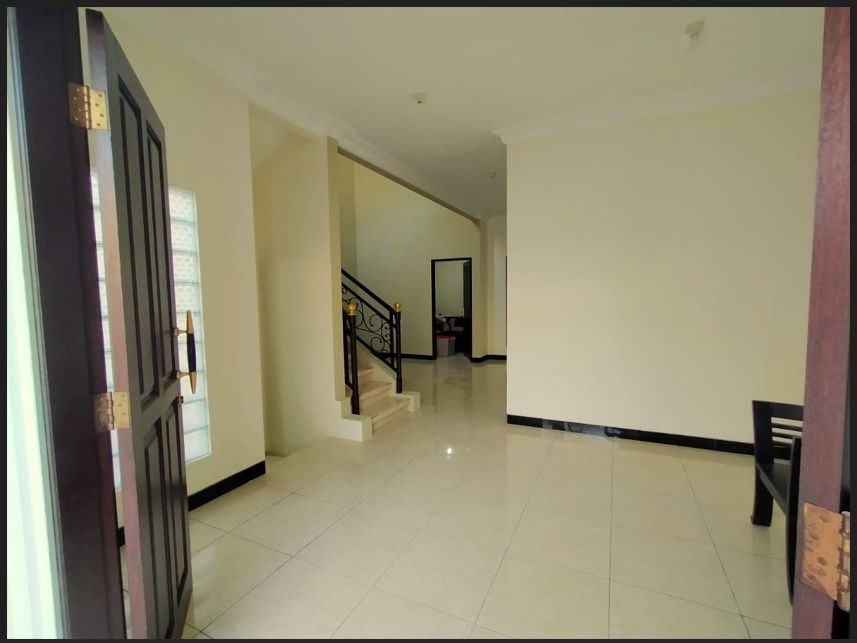 Dijual/Disewakan Rumah Megah 2 Lantai di Galaxy Royal Palace Surabaya Timur - Thumbnail 5