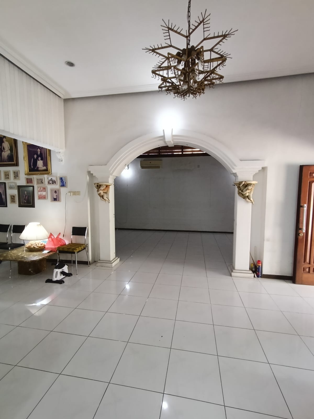 Disewakan Rumah Luas Komersial di Kawasan Polisi Istimewa, Tegalsari, Surabaya Pusat - Thumbnail 3