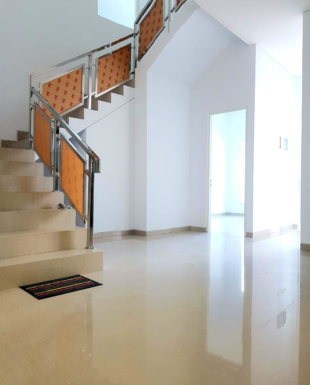 Dijual Rumah Baru Gress Modern di Imperial Beach Pakuwon City Surabaya Timur - Thumbnail 2