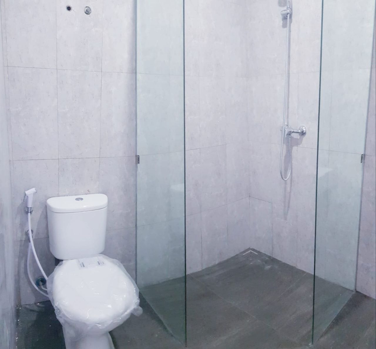 Dijual Rumah Baru Gress Modern di Imperial Beach Pakuwon City Surabaya Timur - Thumbnail 3
