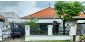Dijual Rumah Luas Strategis di Jalan Ketintang Baru Surabaya Selatan