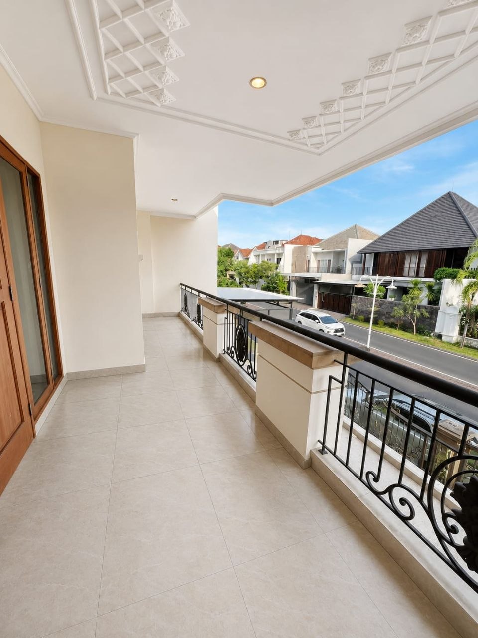 Dijual Rumah Mewah Premium di International Village Citraland Surabaya Barat - Thumbnail 2