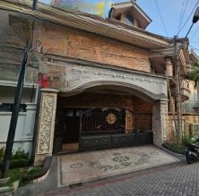 Dijual Rumah Mewah 3 Lantai di Kawasan Eksklusif Perumahan Araya Surabaya Timur - Image 1