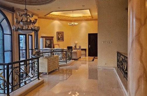 Dijual Rumah Mewah 3 Lantai di Kawasan Eksklusif Perumahan Araya Surabaya Timur - Thumbnail 2