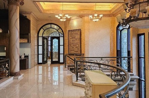 Dijual Rumah Mewah 3 Lantai di Kawasan Eksklusif Perumahan Araya Surabaya Timur - Thumbnail 3