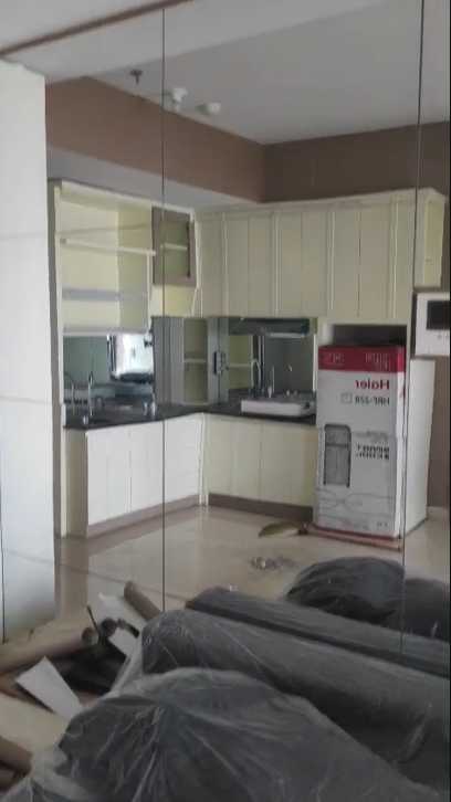 Dijual Apartemen Strategis Siap Huni di The Peak Surabaya Pusat - Image 1