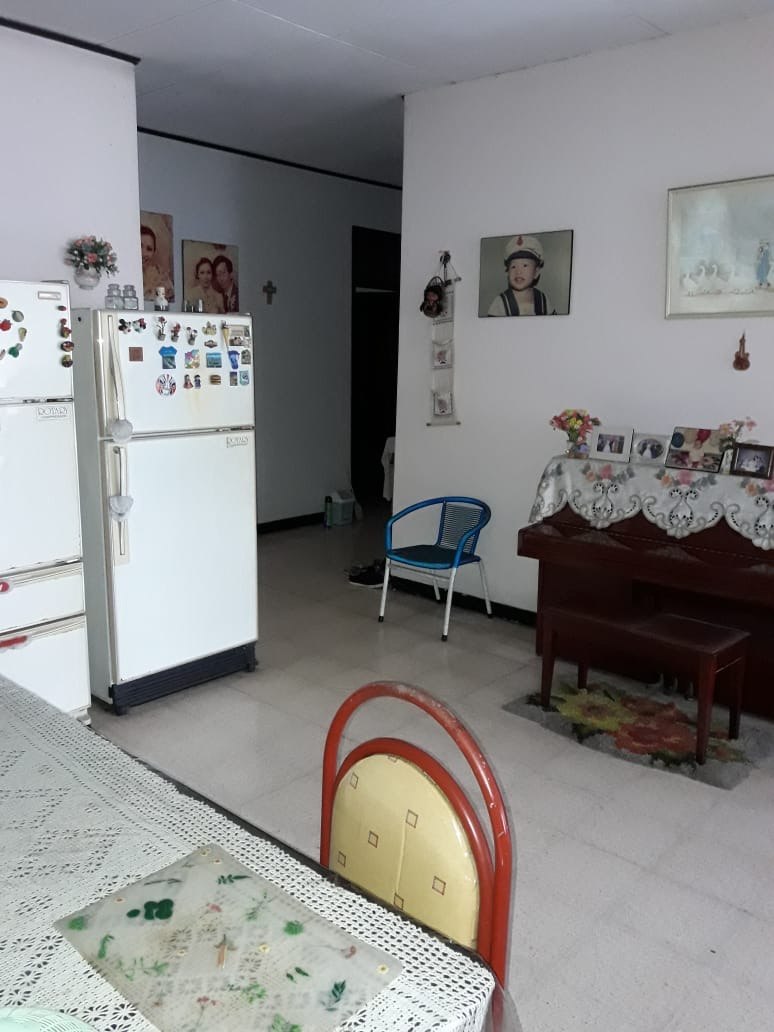 Dijual Rumah Lokasi Strategis Siap Huni di Wilayah Darmo Harapan Surabaya Barat - Thumbnail 6