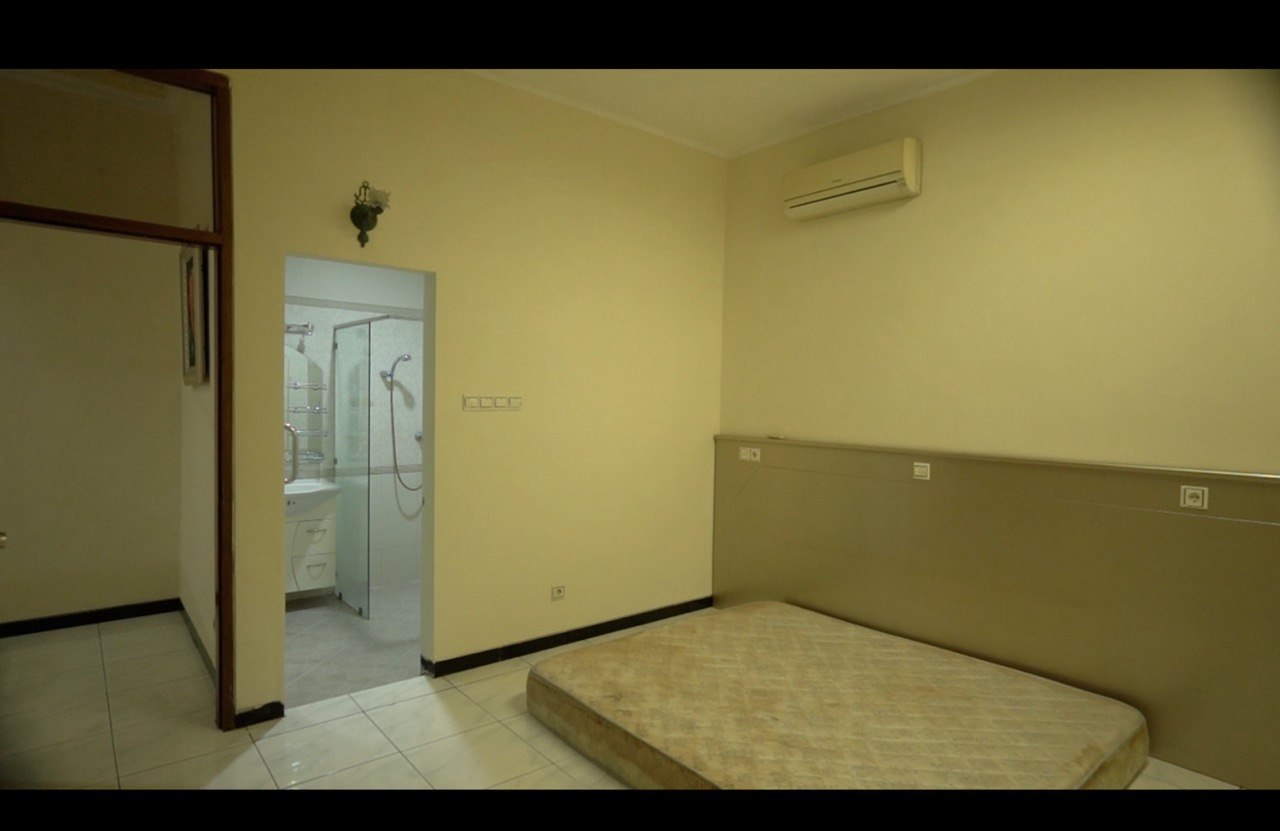 Disewakan Rumah Komersial Area 2 Lantai Siap Huni di Wilayah Raya Darmo Permai Surabaya Barat - Thumbnail 2